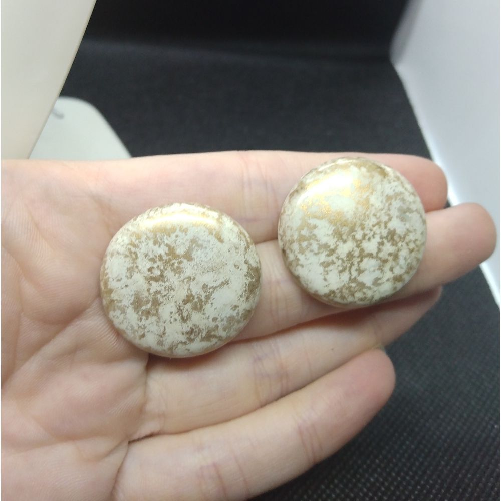Victorian Gold spackled‎ disc earrings